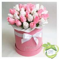 Цветы в коробке - букет с конфетами подарок девушке