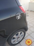Наклейка на авто на крышку бака авто Черная
