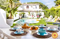 Вилла Миа с бассейном на Сардинии