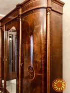 Шафа у спальну кімнату