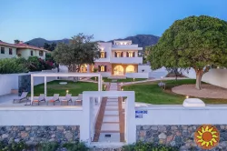 Вилла Аспараго на первой линии моря