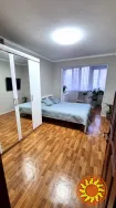 Продам 3 кімнатну квартиру з ремонтом та меблями.