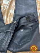 Стильні жіночі джинси guess з напиленням розмір л