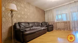 Продаж 3-кімнатної квартири в Київському районі на проспекті Небесної Сотні.