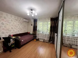Продам 1 кімнатну квартиру на Заболотному район Кримського Бульвару.