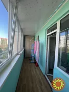 У продажу простора 2 кімнатна квартира на Сахарова.