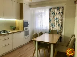 У продажу сучасна 3 кімнатна квартира на Заболотного.