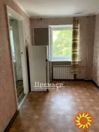 Продам 3-кімнатну квартиру в центрі міста.