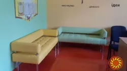 Офісний диван Тонус (1600х600х700) мм. з підлокітниками