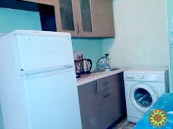 Сдам недорогую 2-ком.квартиру возле Нового рынка на ул.Коблевской.