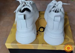 Шкіряні кросівки Lonza жіночі 36р.