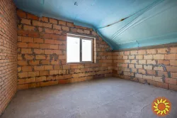 Продається сучасний двоповерховий котедж із критою терасою