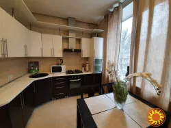 Продам 2-ком.сталинку в историческом центре на ул.Ришельевской.