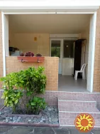 Отдых в Крыму. Гостевой дом ``ДонБас`` Солнечногорское. Все номера в виде 1-к квартир.