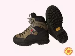 Тяжёлые треккинговые ботинки. Размер 37.5/24. см. Туризм. альпинизм.