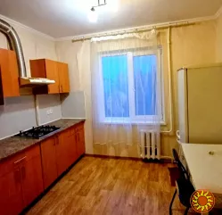 Продам 1- ком. Королева / Глушко. Мебель , техника.