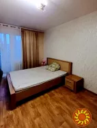 Продам 1- ком. Королева / Глушко. Мебель , техника.