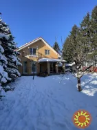 Продаж будинку в класичному стилі