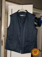 жіночий жилет 2 шт 200 грн.