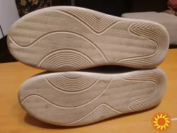 Женские кроссовки