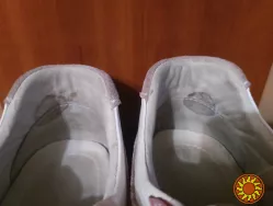 Женские кроссовки