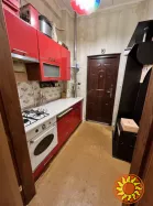 1 к Приморская/  Торговая . Окна на зеленую зону.