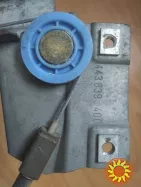 Склопідйомник скла задньої правої дверки Ауді-100 443839400