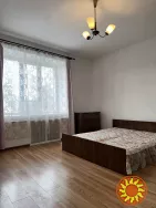 Сдам 2-комнатную сталинку с ремонтом на ул.Прохоровской.