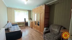 1 кімната в гуртожитку, залишаються меблі та техніка