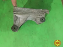 Кронштейн генератора 1715080 БМВ BMW