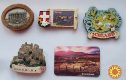 Магніти на холодильник