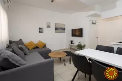 Квартира из 2 комнат рядом с портом Тель-Авива.