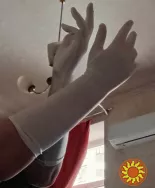 білі довгі рукавички 200 грн.