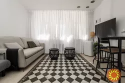 Студия у моря в Тель-Авиве и с видом на море.