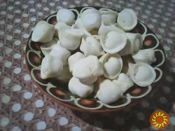 Пельмені на заварному тісті заморожені. Напівфабрикат.