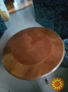 столик 1200 грн.