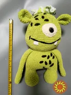 Монстрик зелений  добрий та веселий іграшка м'яка в'язана ручна робота