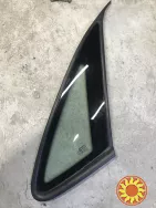 Бу боковое cтекло в кузов заднее правое глухое Renault Laguna 1, лифтбек 7700823583, 7700821588, 7700821590