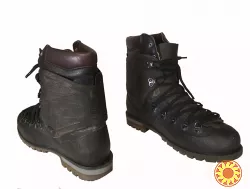 Ботинки пластиковые. Размер 43.5/28 см. Альпинизм, горный туризм.