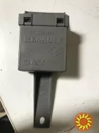 Бу блок управления стеклоподъемника Renault 7700822928