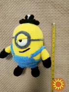 м'яка дитяча в'язана іграшка  міньон Стюарт із мультфильма