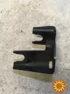 Бу кронштейн крепления тросов КПП JR5 Renault 8200082266