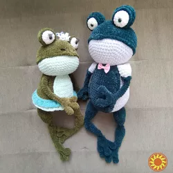 Жаба  іграшка м'яка в'язана   зелена  58см плюшева ручна робота hand made