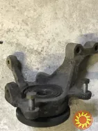 Бу поворотный кулак левый Renault Laguna 1, без ABS, 7700423102, 23 шлица.