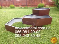 Грядка з розпорками в Києві.