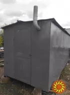 Вагончик кунг бытовка утепленный c окнами, внутри стеллажи и  буржуйка