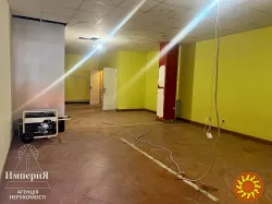 Фасадное помещение 62 метра в Центре.1 этаж.Все коммуникации.