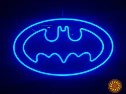 Неоновая вывеска Бэтмен