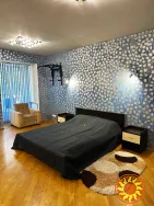 Сдам 1-ком.квартиру с ремонтом в центре города на ул.Дерибасовской.