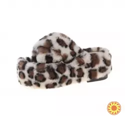 Шльопанці з хутра